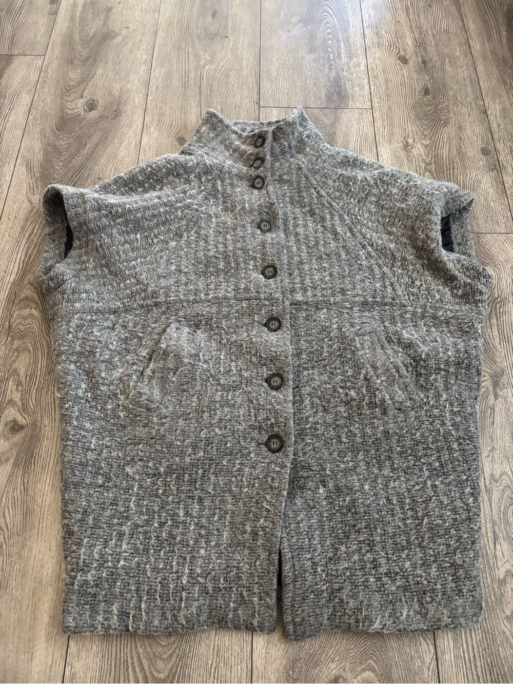 Yoon Cozy Gray Button-Front Knit Vest 80% wool